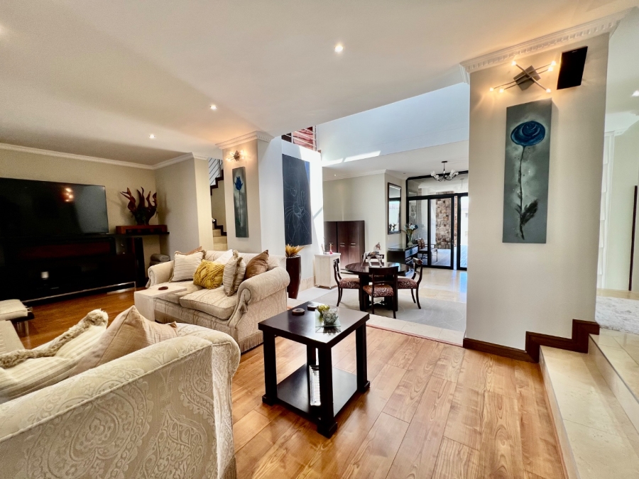 5 Bedroom Property for Sale in Oubaai Western Cape